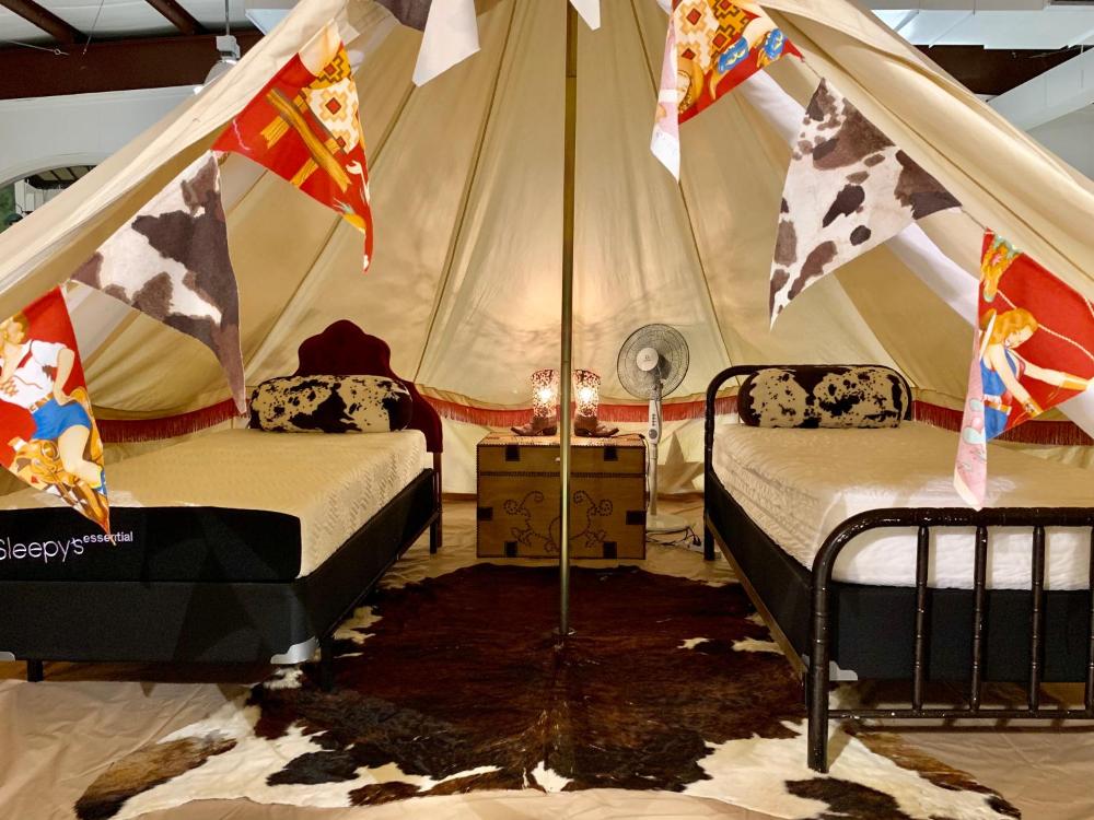 Lone Star Glamp Inn