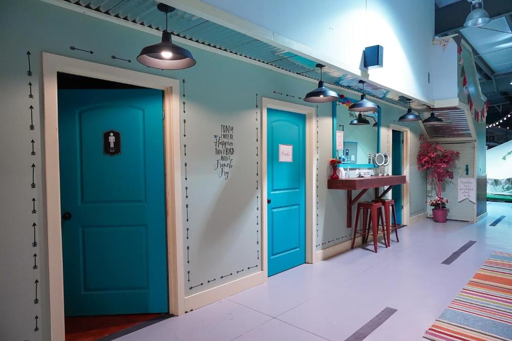Double Room with Shared Bathroom interior